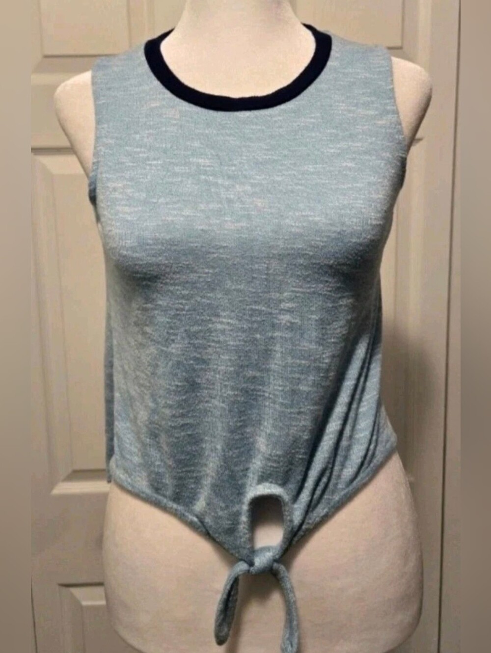 Y2K Womens light blue tie front tank top Size Medium